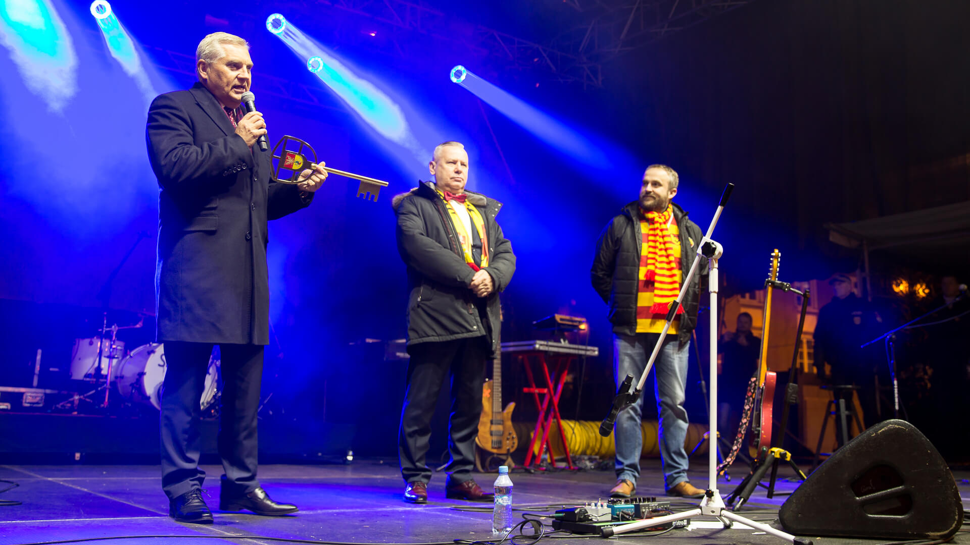 Prezydent Białegostoku przekazał symboliczne klucze do miasta przedstawicielom Jagiellonii