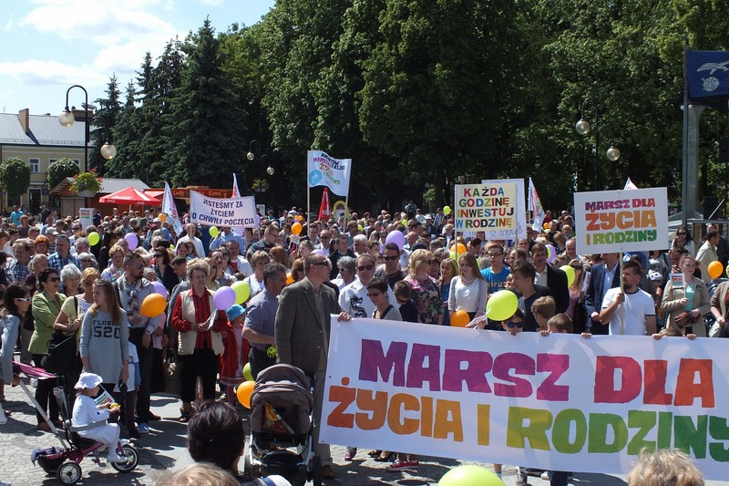 Około trzystu osób przeszło w Augustowie w Marszu dla życia i rodziny