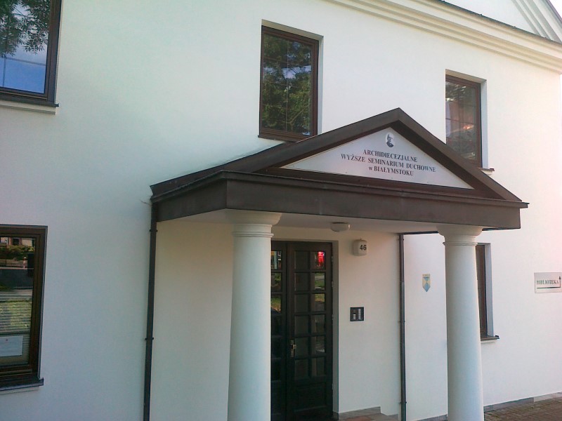 Klerycy trzeciego roku wcielili się w role aktorów i przygotowali sztukę teatralną