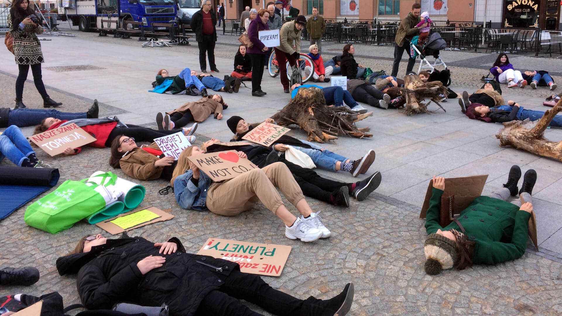 Domagają się zmian w polityce klimatycznej i Strajkują dla Ziemi - protest także w Białymstoku