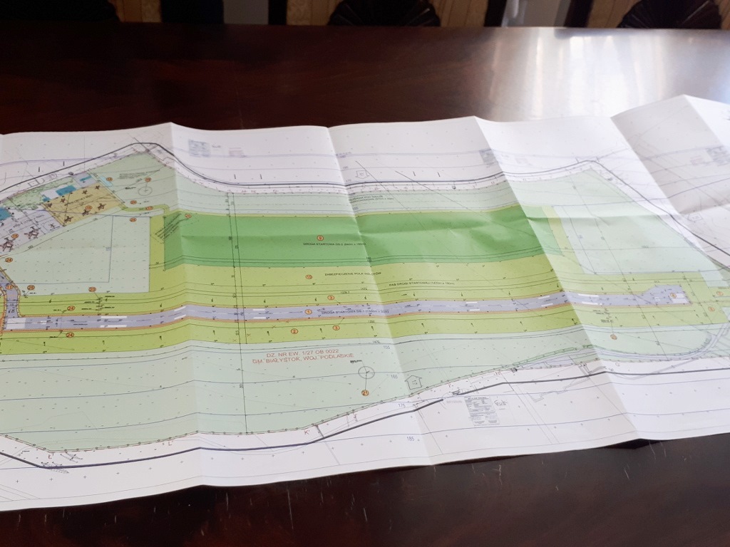 Dwie oferty w przetargu na budowę pasa startowego na Krywlanach