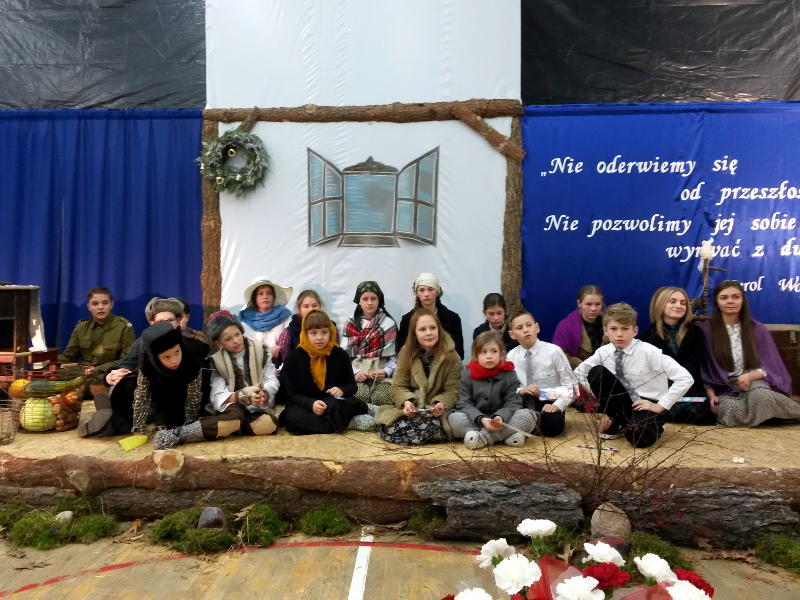 Wspomnienia Sybiraczki Jadwigi Solińskiej na szkolnej scenie w Wąsoszu