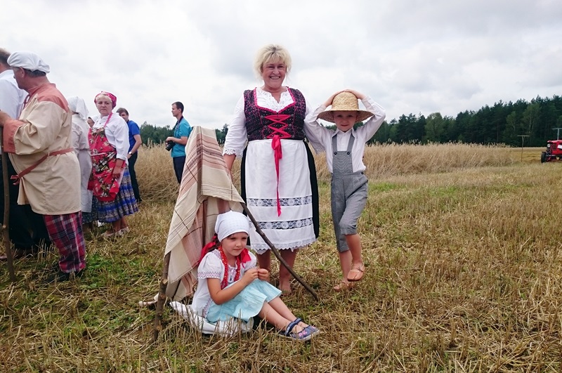 Suchowola:  Zbiory zboża na Europejski Chleb Pokoju