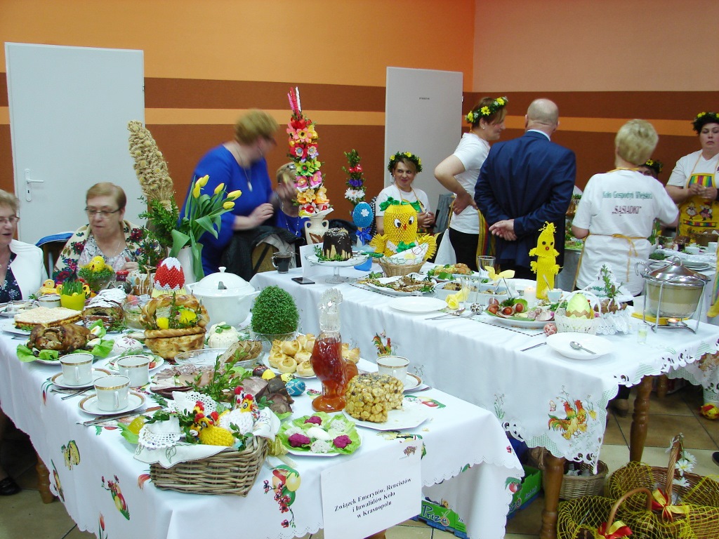 Setki potraw wielkanocnych na Wojewódzkim Konkursie Kulinarnym w Szumowie