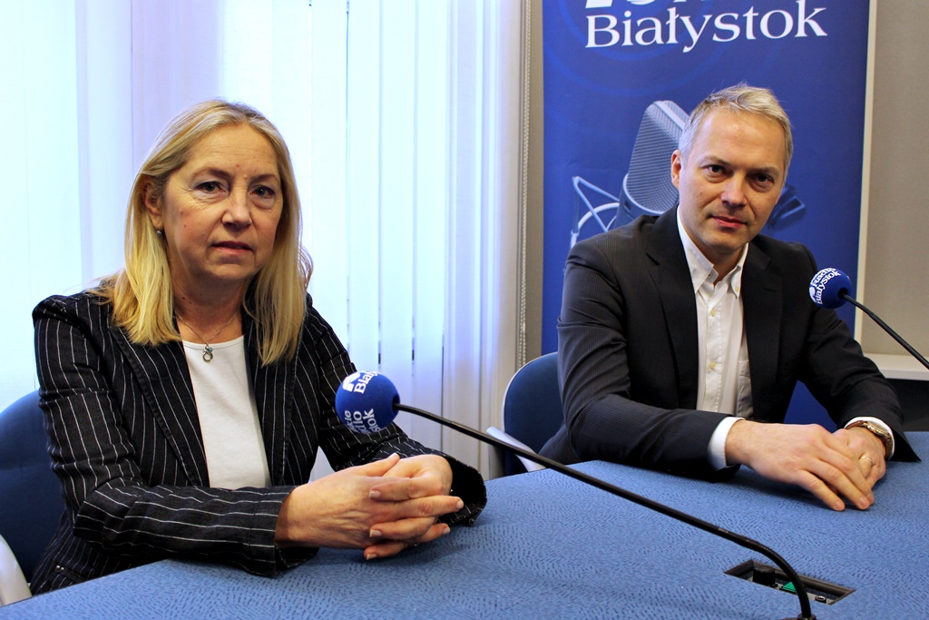 Zwolnienia w rządzie, napięcia w stosunkach z Izraelem i USA, przygotowania do wyborów samorządowych w regionie