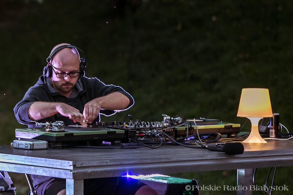 Pozamykane teatry, kina, muzea, galerie, sale koncertowe - jak radzą sobie artyści?