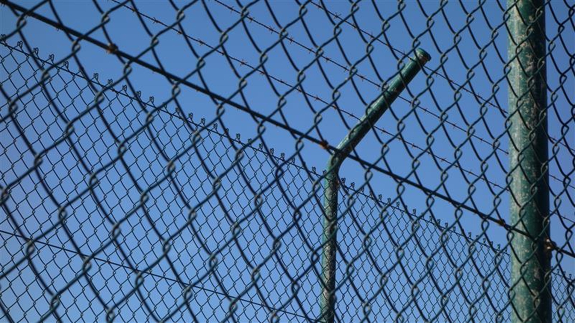 Trzy miesiące aresztu dla żołnierza, który strzelał do cywilnego samochodu [wideo]