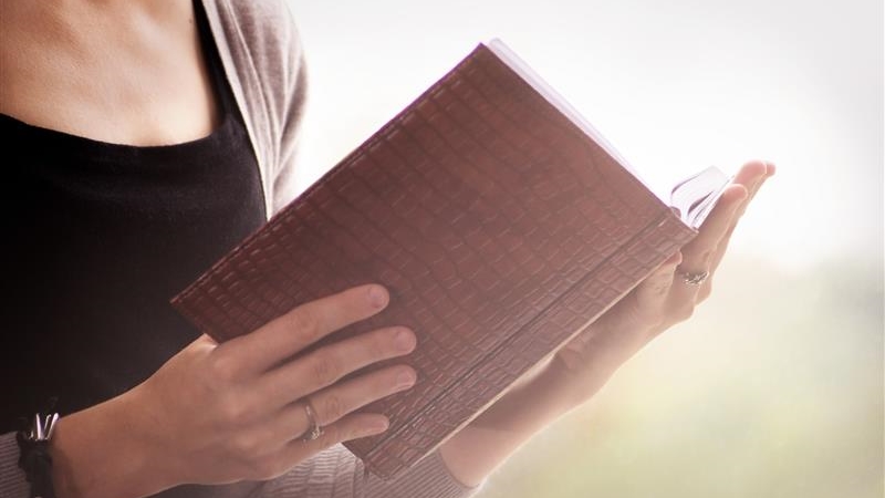 Pracownicy Książnicy Podlaskiej w Białymstoku znów rozdawali za darmo książki