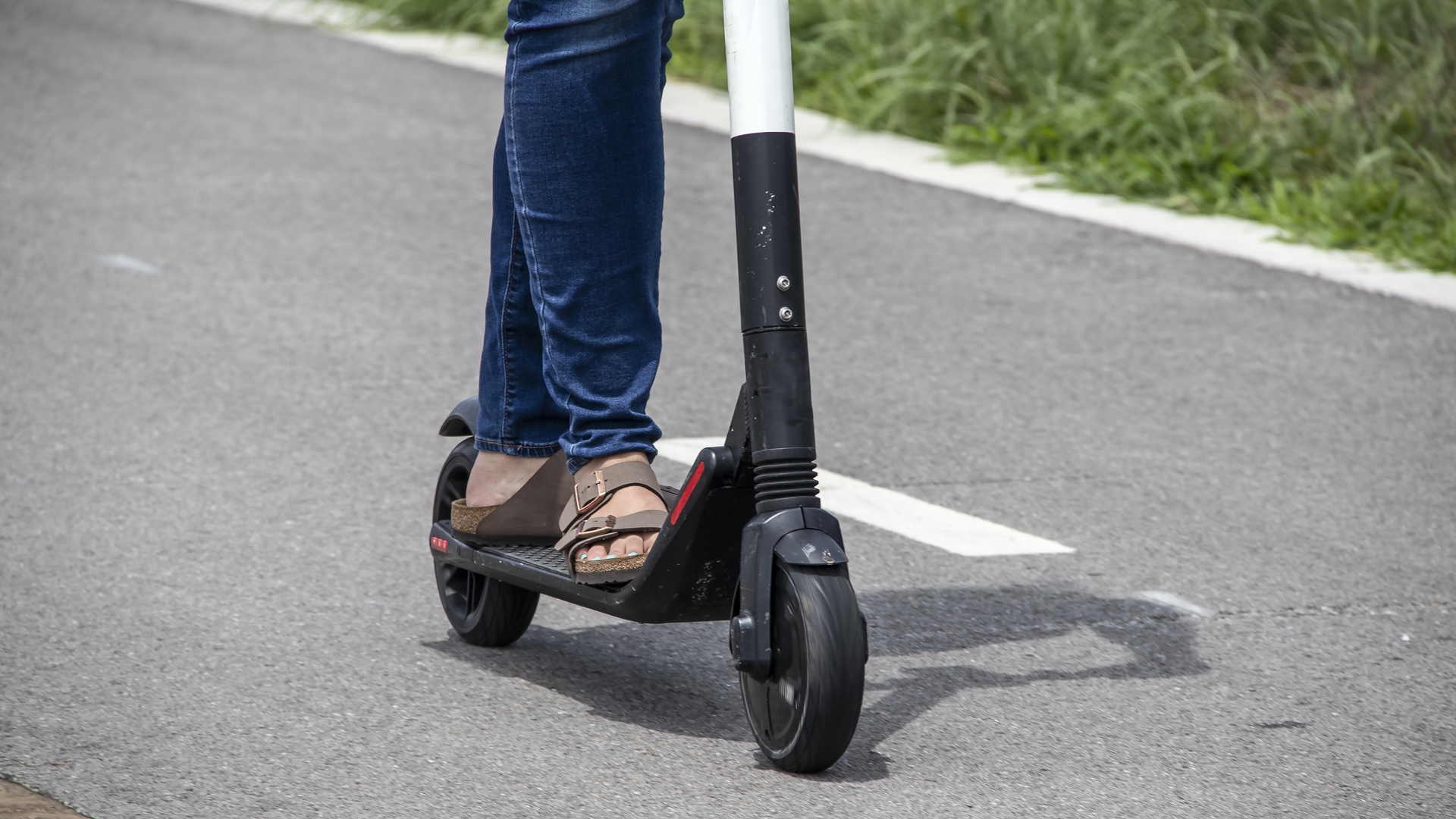 Suwalscy radni domagają się oddzielnych pasów ruchu dla rowerów i hulajnóg w mieście