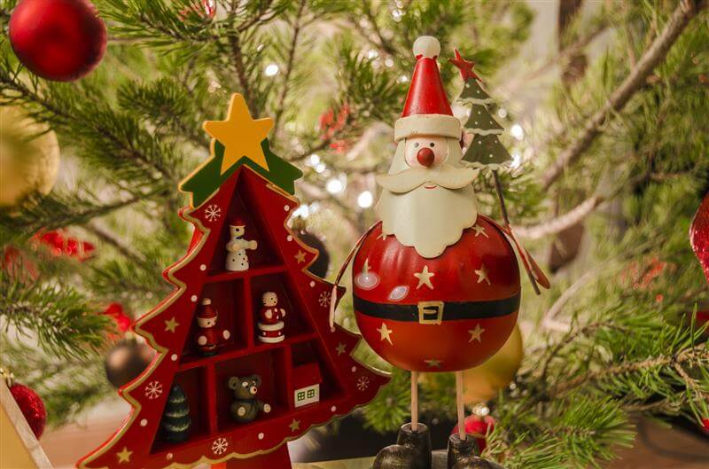 Dekoracje bożonarodzeniowe pojawiły się już w hiszpańskich miastach - wszystko przez epidemię