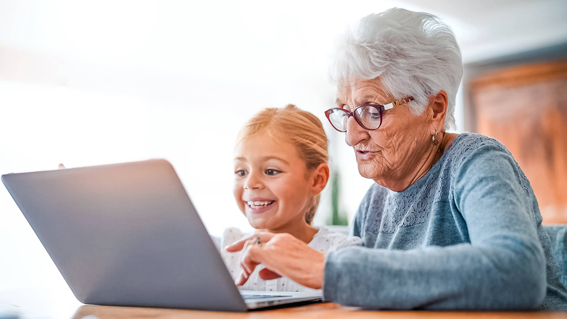 Ponad pół miliona wniosków o rentę wdowią trafiło do ZUS [wideo]