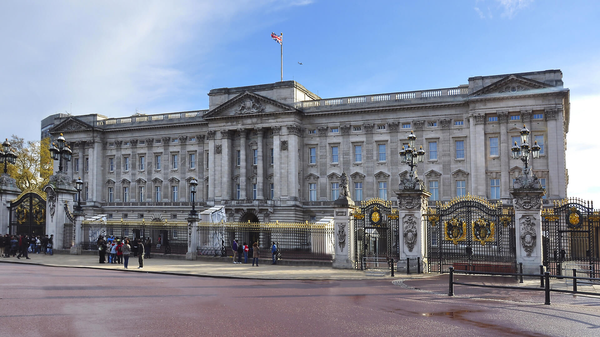 Królowa Elżbieta II zaszczepi się wkrótce przeciw COVID-19