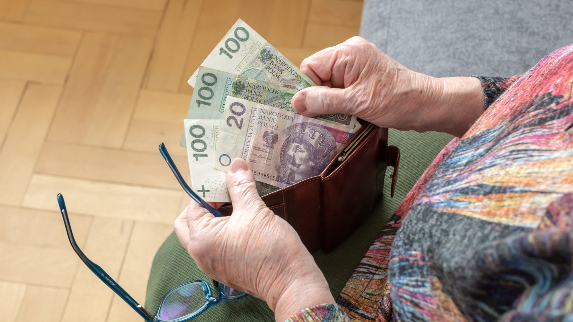 W Łomży seniorka straciła 45 tys. złotych - uwierzyła mężczyźnie, który podawał się za policjanta