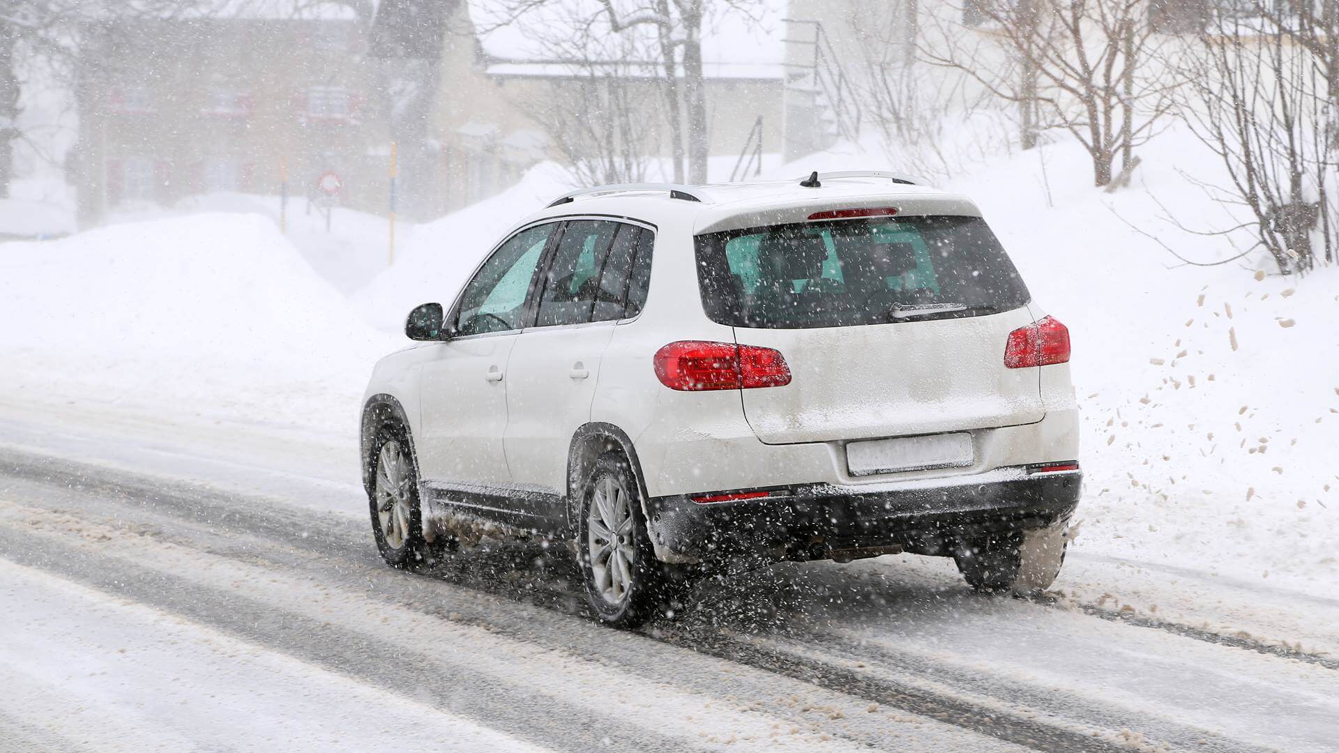 Na drogach Suwalszczyzny przybywa pojazdów