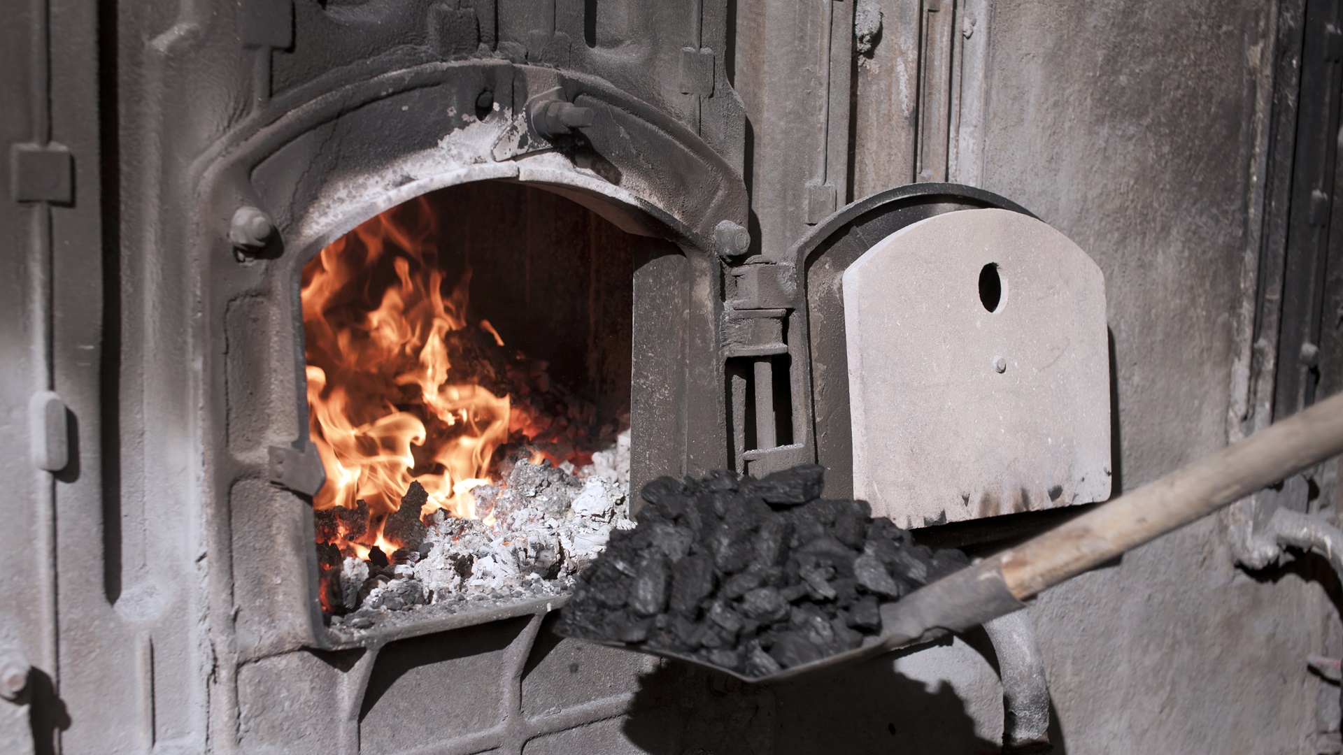 W gminie Piątnica oszuści podszywają się pod urzędników i chcą kontrolować piece centralnego ogrzewania