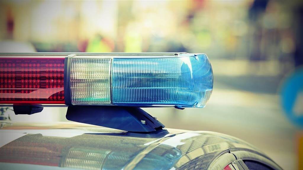 We wsi Wojtokiemie pijany kierowca uderzył autem w szkolnego busa