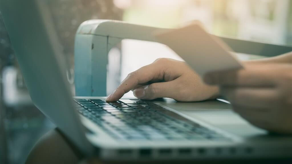 Jeden ze sklepów internetowych sprzedających pieluchy dla dzieci oszukuje kupujących