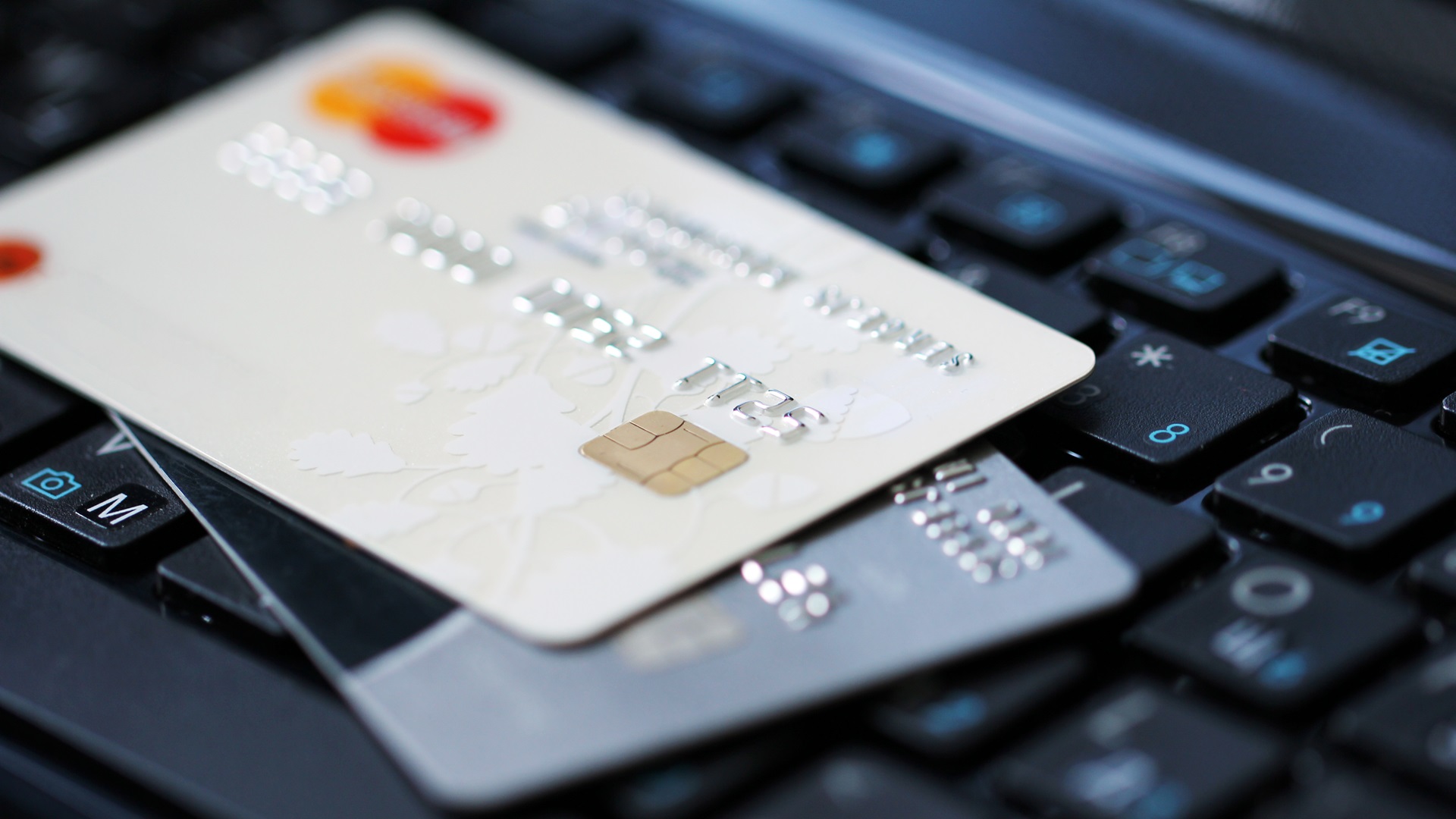 Mieszkaniec powiatu augustowskiego stracił blisko 70 tys. zł - uwierzył fałszywemu maklerowi