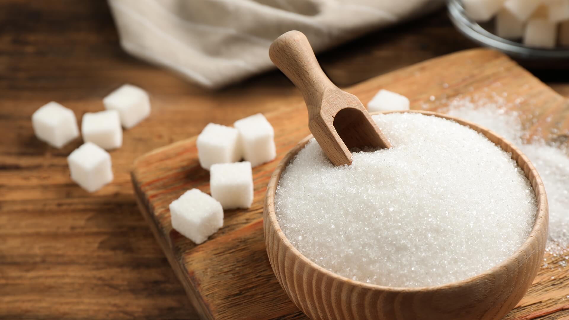 Masowe wykupywanie cukru tylko podnosi jego cenę - ostrzegają eksperci