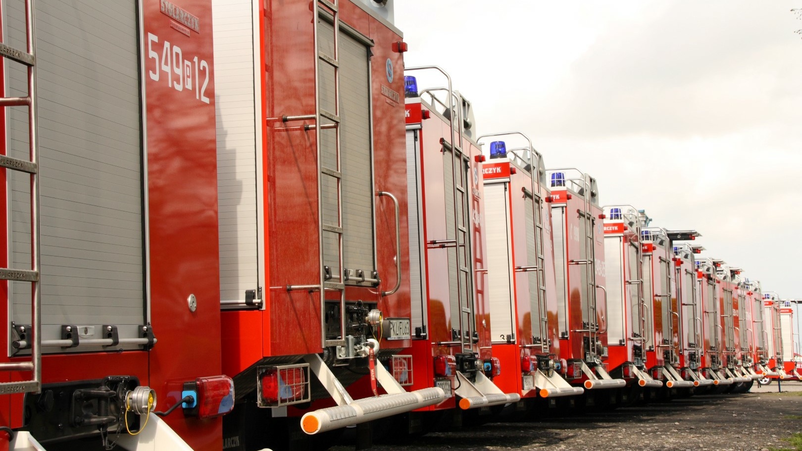 Strażacy obchodzą swoje święto - ulicami Białegostoku przejechała kolumna wozów