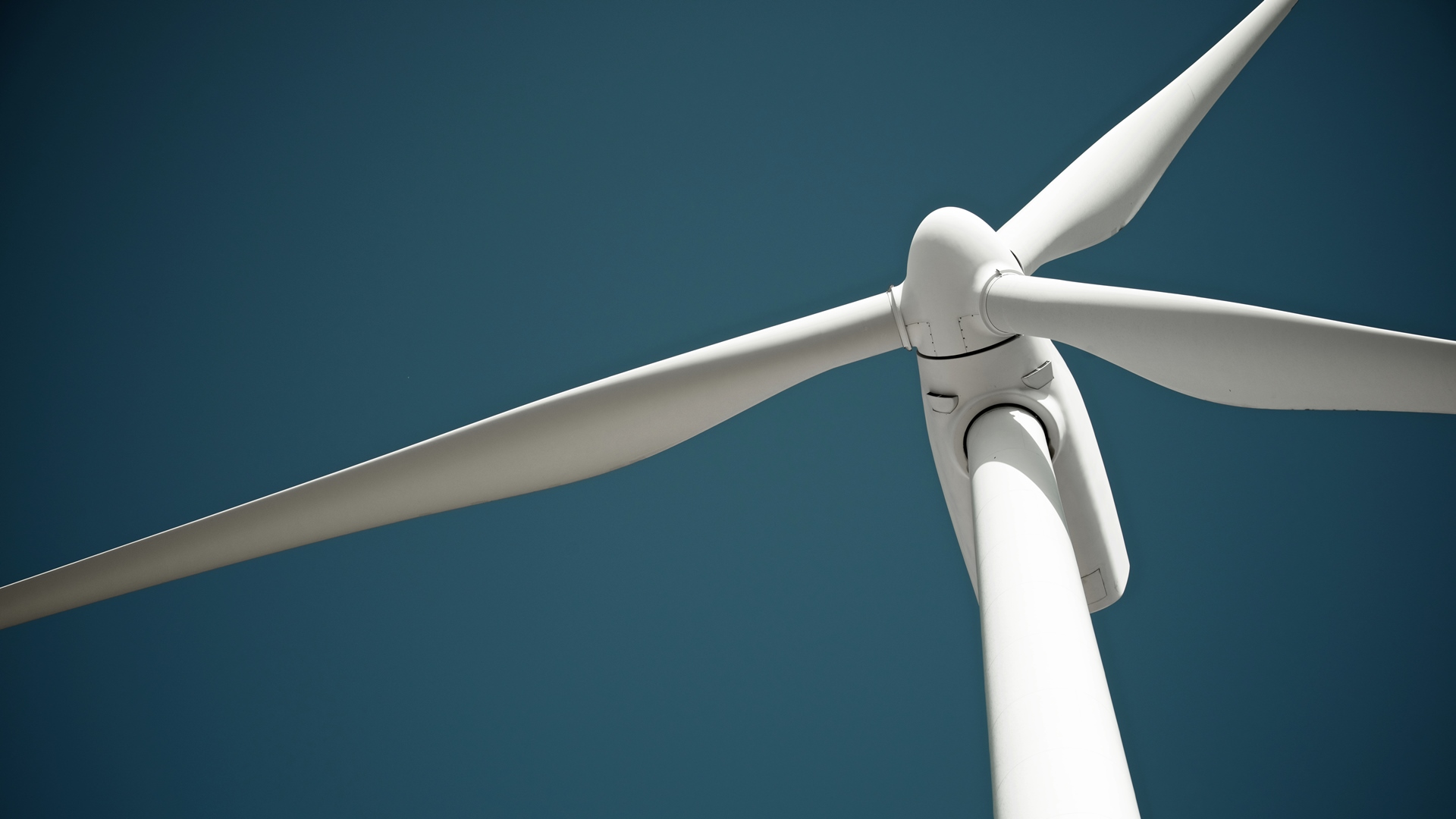 Kilkudziesięciu mieszkańców gminy Jeleniewo chce budować domy bliżej wiatraków