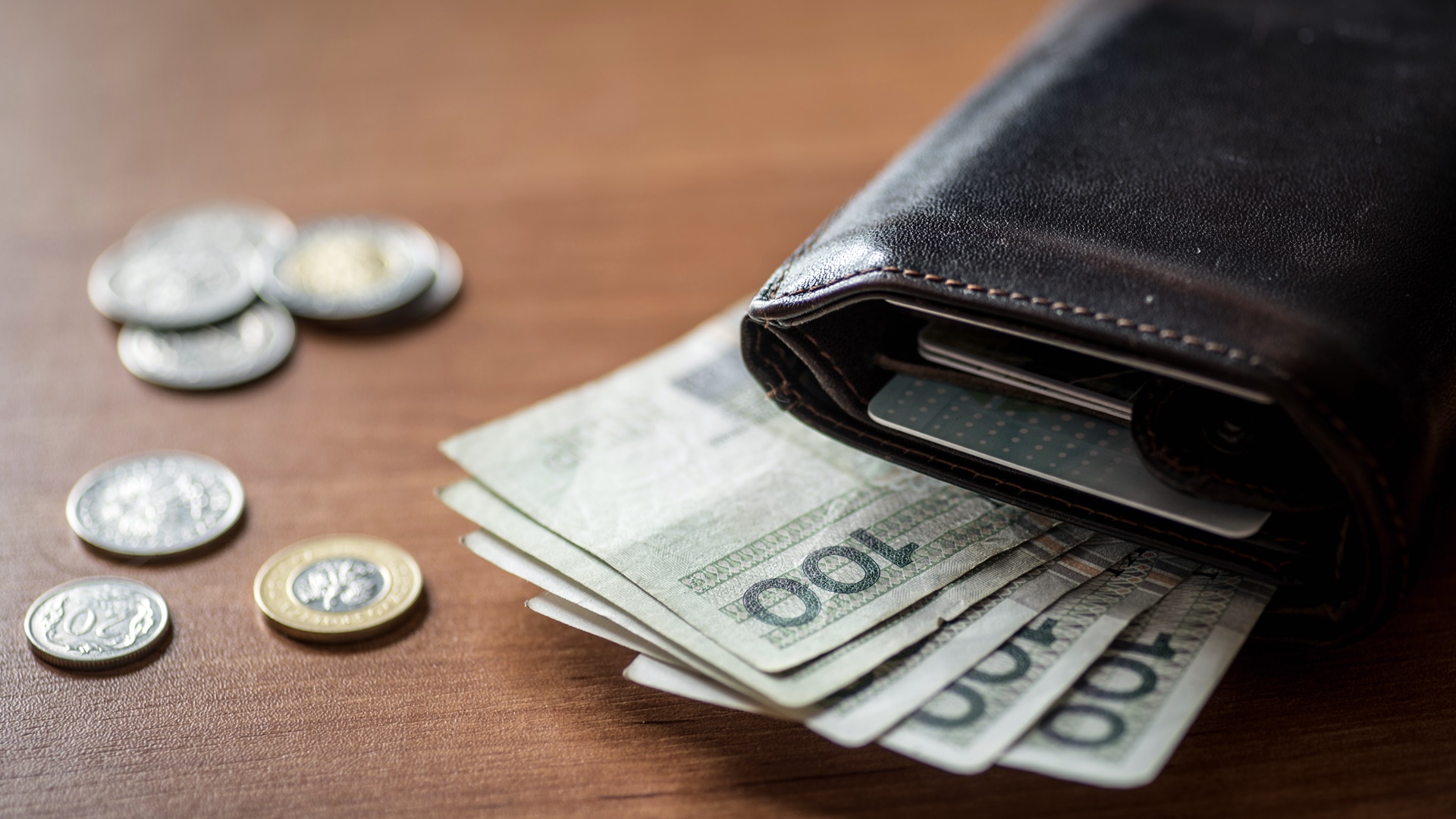 Podwyżkami władze się nie przejmują - felieton Tomasza Kubaszewskiego