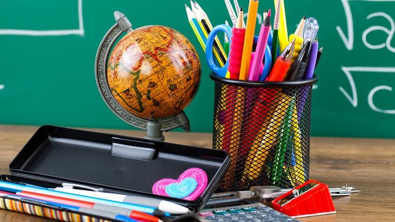 Stowarzyszenie "My dla Innych" rozpoczęło zbiórkę przyborów szkolnych dla uczniów z Ukrainy