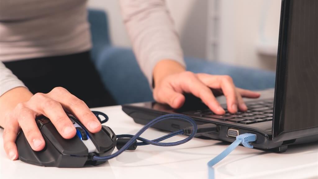 W jaki sposób ochronić się przed cyberprzestępcami? Dzień Bezpiecznego Internetu