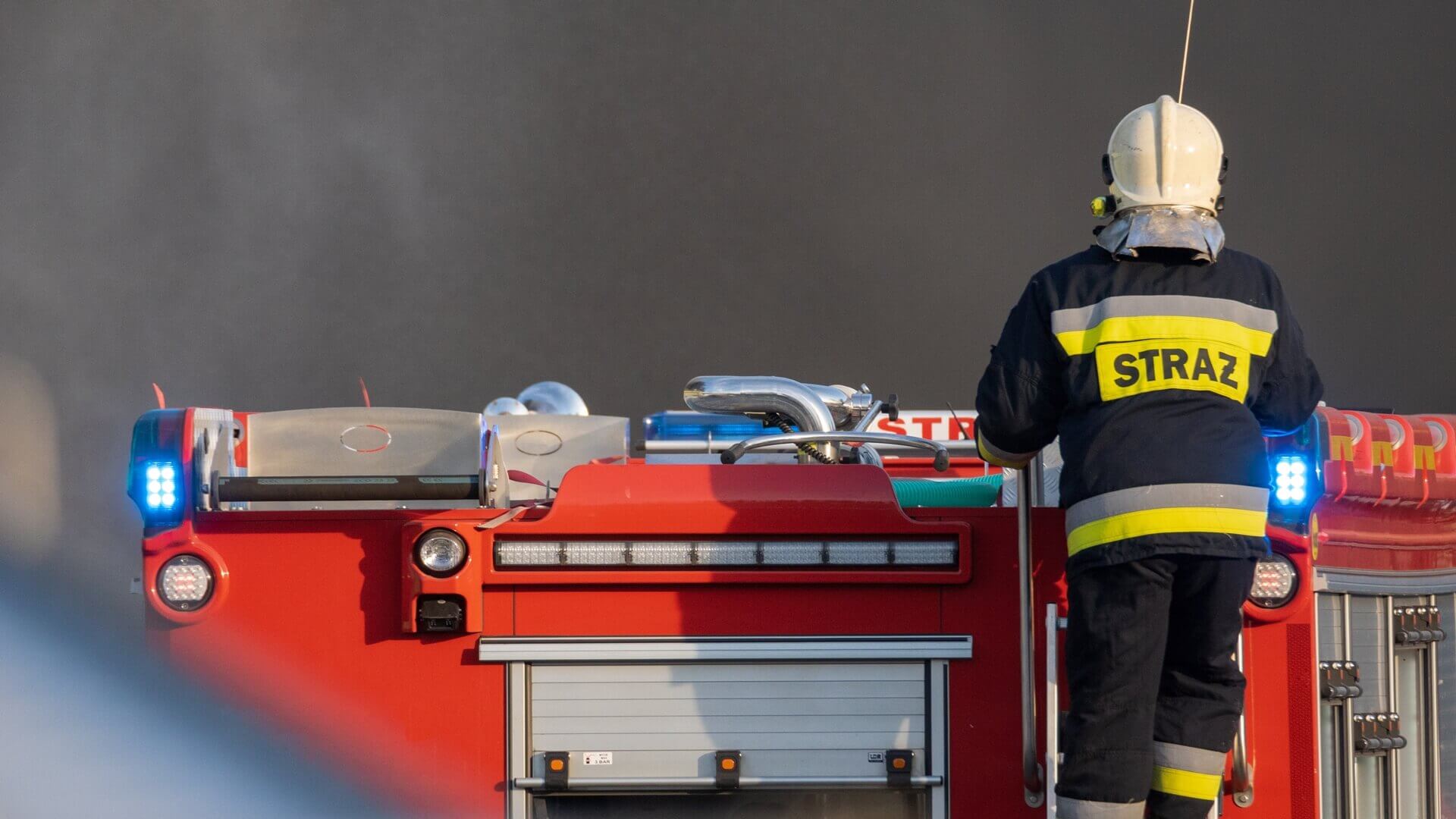 Dwie osoby zginęły w pożarze drewnianego domu w Białymstoku