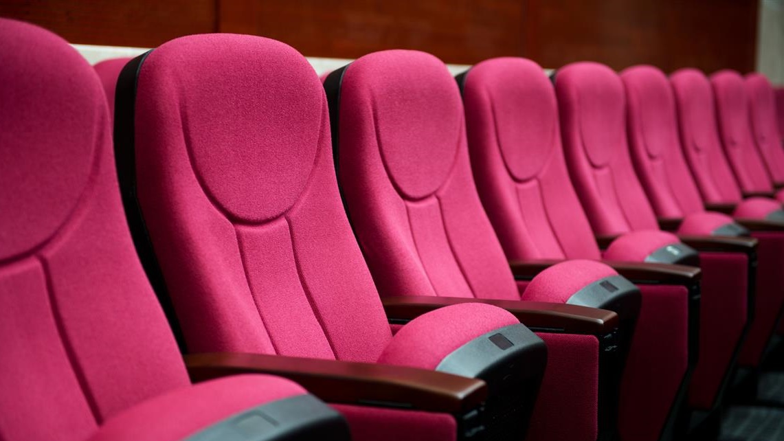 Niektóre kina w Podlaskiem pozostają zamknięte - można jednak oglądać filmy w plenerze