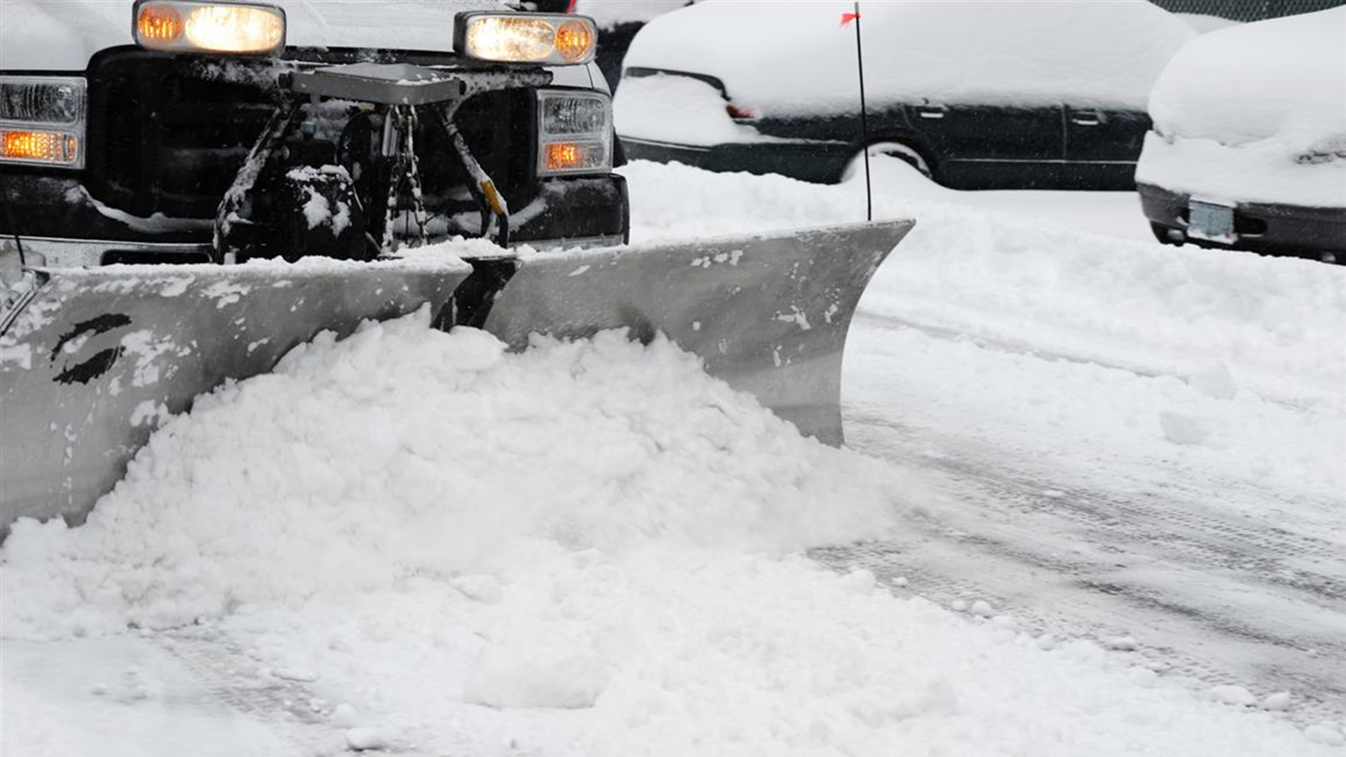 Białystok:  Pierwsze skargi na złe odśnieżanie dróg i chodników