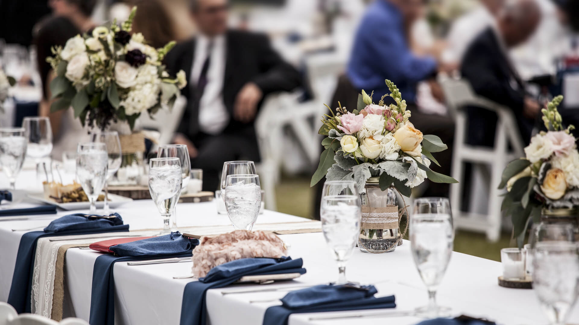 Podczas przyjęcia weselnego w restauracji w centrum Augustowa doszło do zuchwałej kradzieży