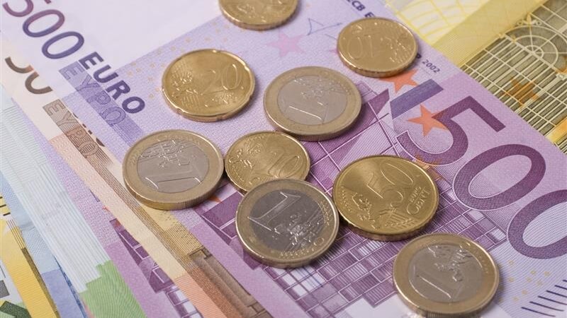 Zamiast banknotów dawali pocięte kawałki papieru - dwaj mężczyźni usłyszeli wyrok ws. oszustw przy wymianie walut