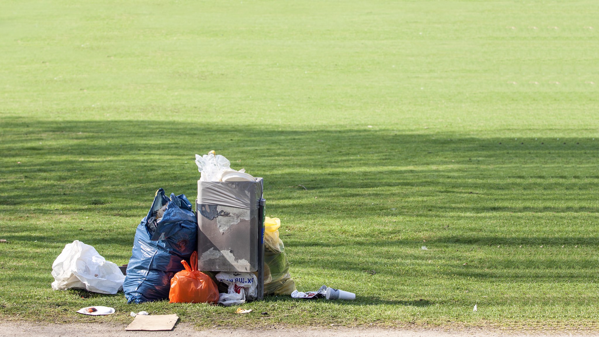 Znacząco wzrosną opłaty za odbiór śmieci w Łomży - tak zdecydowali miejscy radni