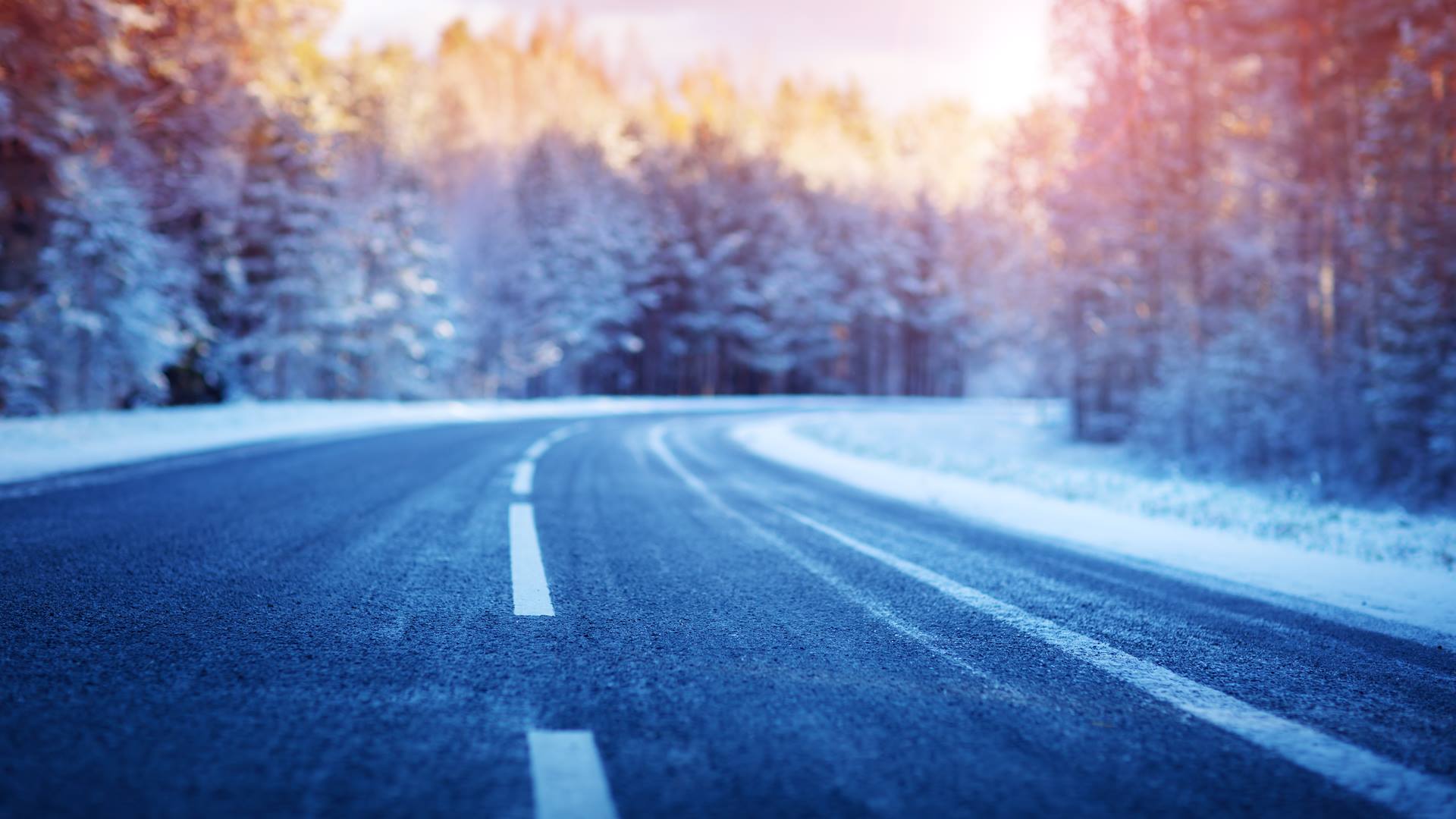 Na drogach w Podlaskiem może być niebezpiecznie - synoptycy ostrzegają przed marznącym deszczem i silnym wiatrem