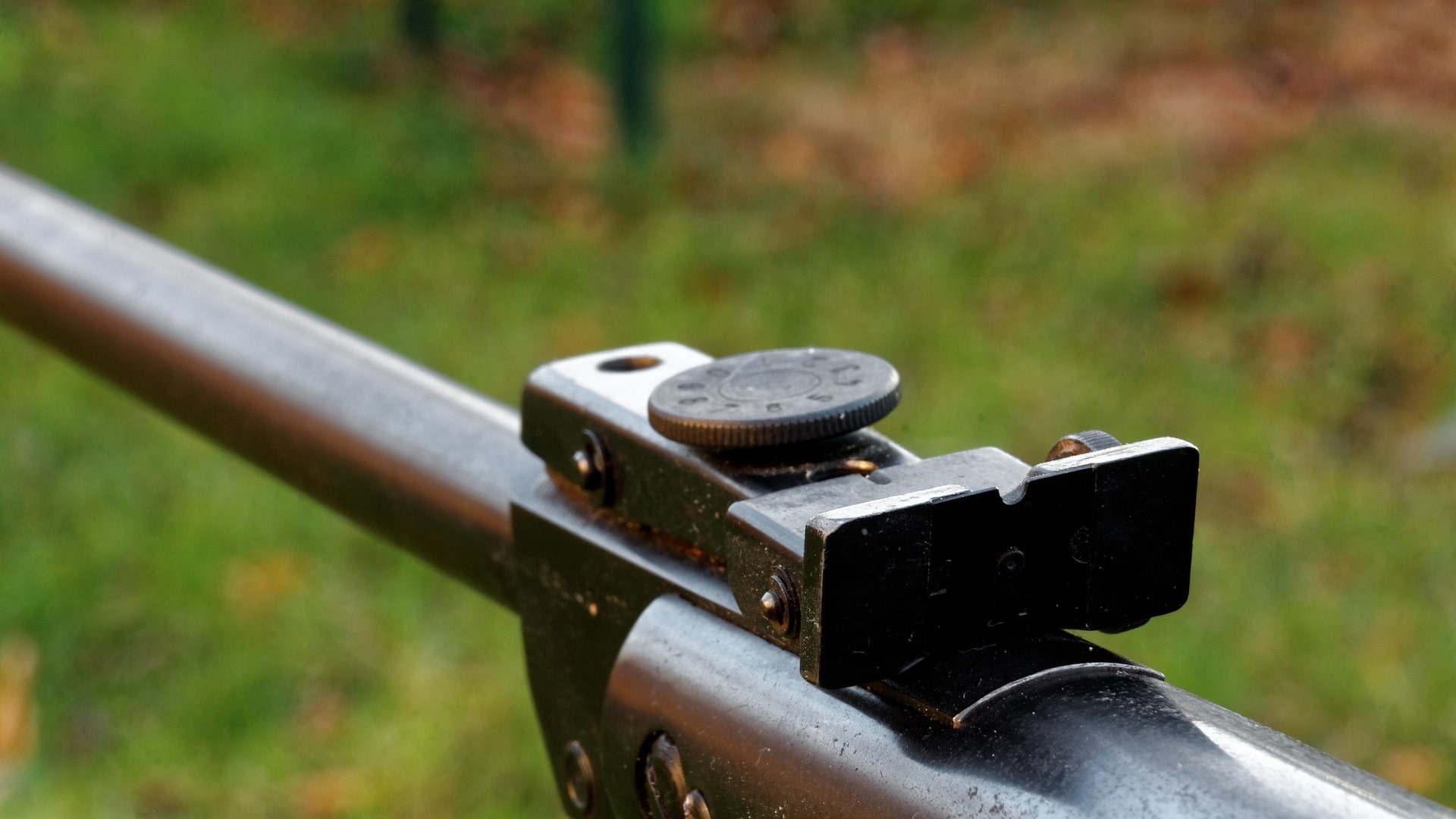 Miał grozić ochroniarzowi przedmiotem przypominającym broń - teraz może trafić do więzienia