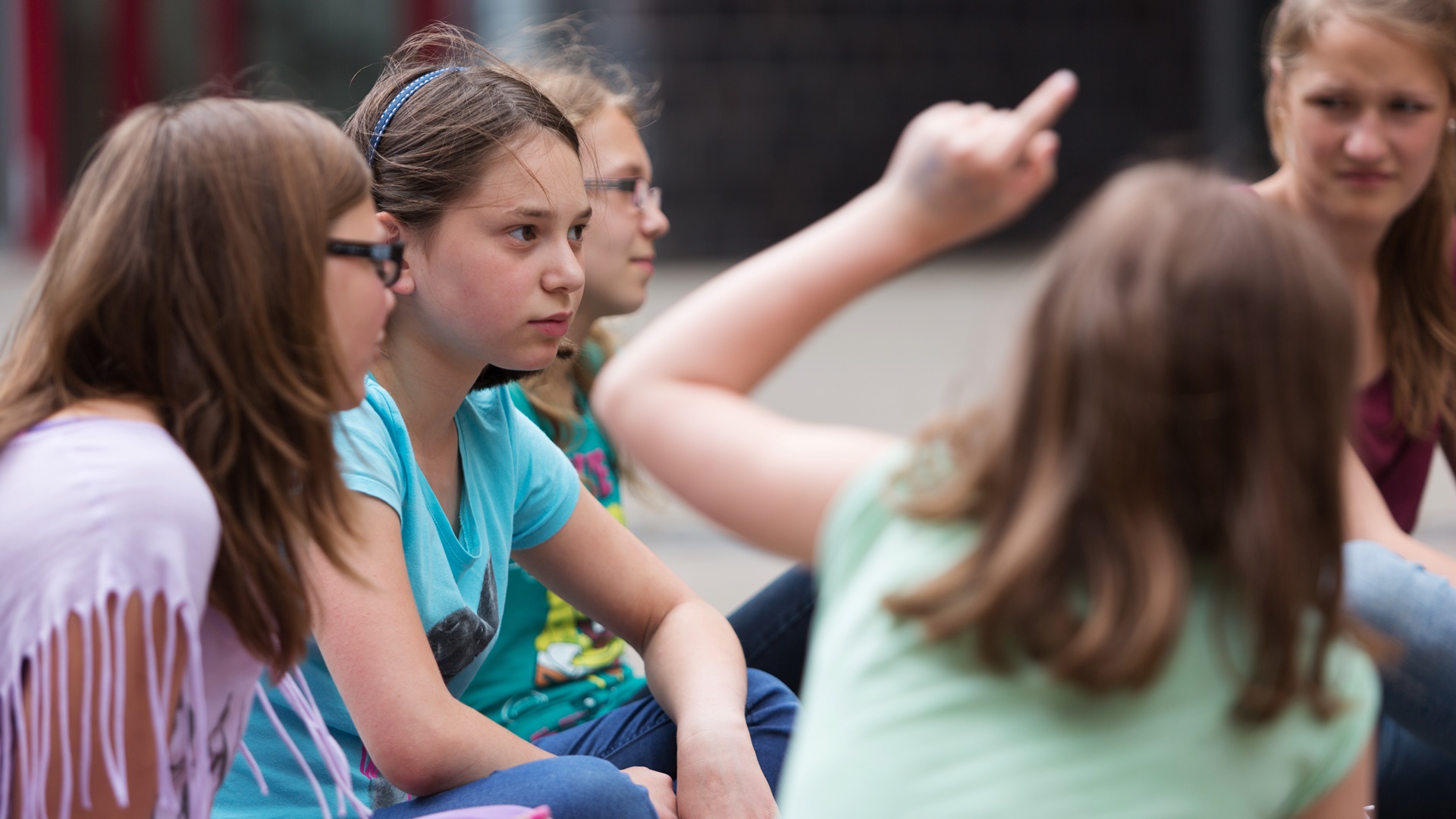 Dyrektorzy białostockich szkół będą przypominać uczniom, by nie spotykali się z rówieśnikami