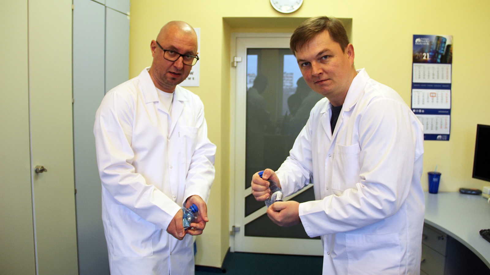 Jak ograniczyć ilość plastikowych odpadów - eksperyment Kamila Kalickiego i Andrzeja Ryczkowskiego