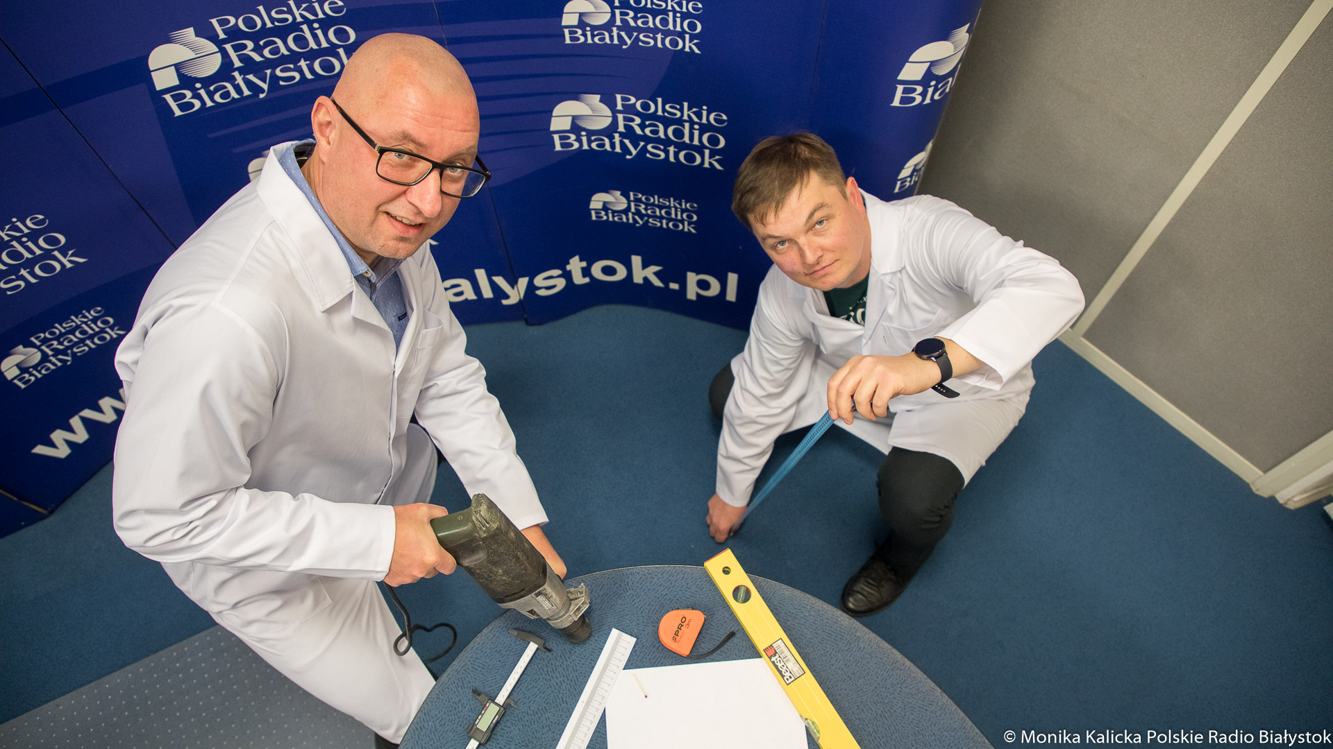 Jak długi jest metr? - eksperyment Kamila Kalickiego i Andrzeja Ryczkowskiego