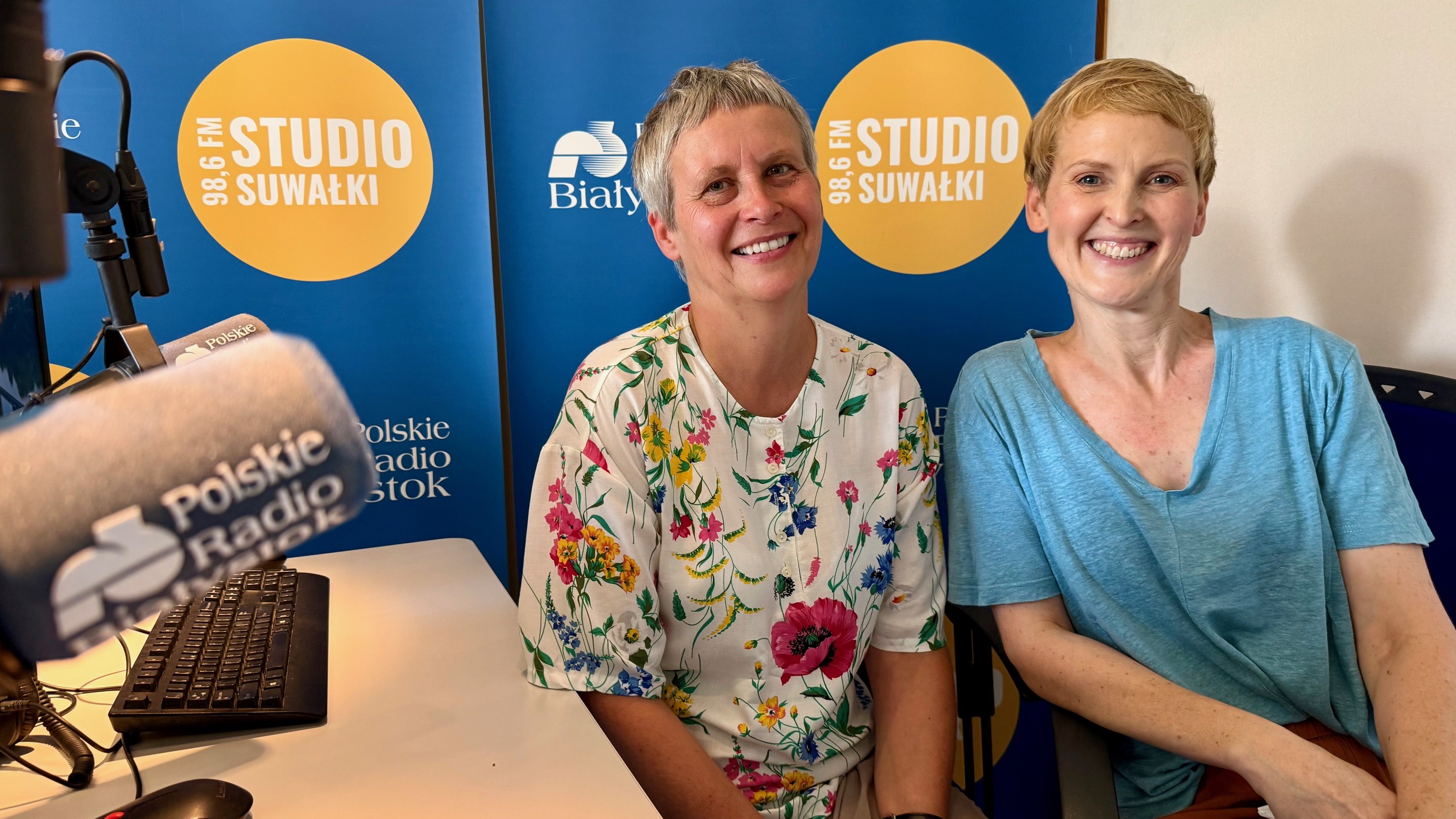 Sołtys wsi Piertanie Bożena Szczypińska i kurator wystawy Aneta Stabińska, fot. Anna Auron-Wasilewska