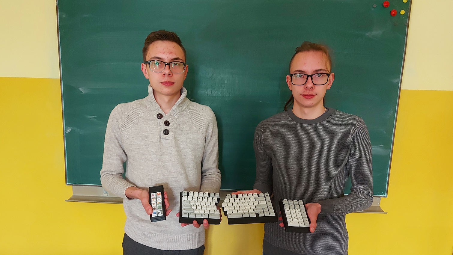 Maturzyści z II Liceum Ogólnokształcącego w Augustowie zaprojektowali i zbudowali wyjątkową klawiaturę