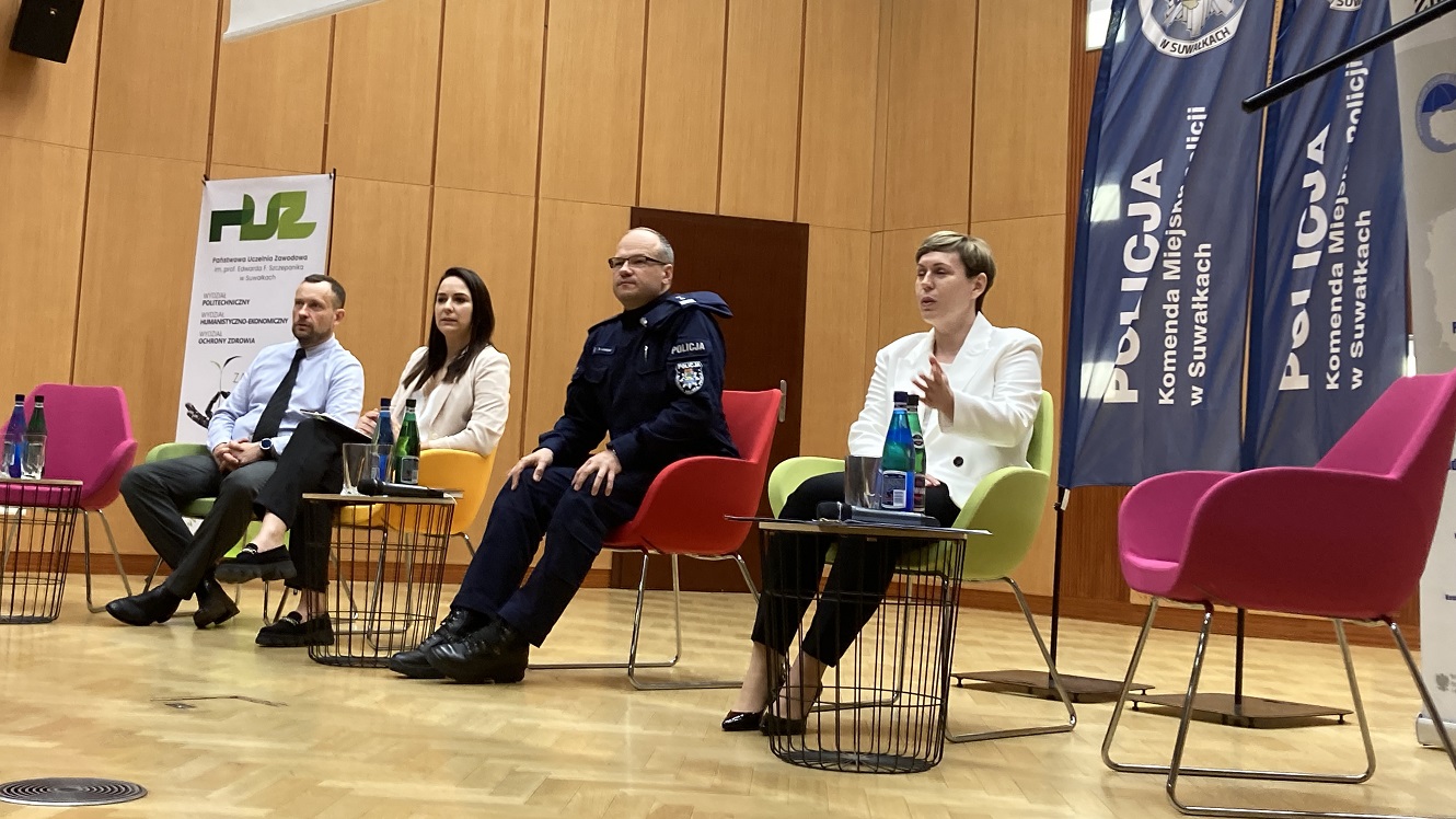 Debatę społeczną na temat bezpieczeństwa zorganizowała suwalska policja