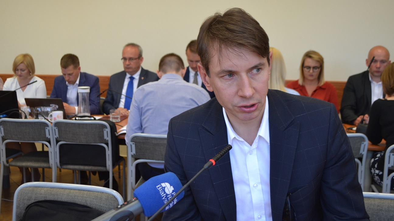 Augustowski radny zarzuca władzom miasta, że celowo odwlekają decyzję o wprowadzeniu nocnej prohibicji