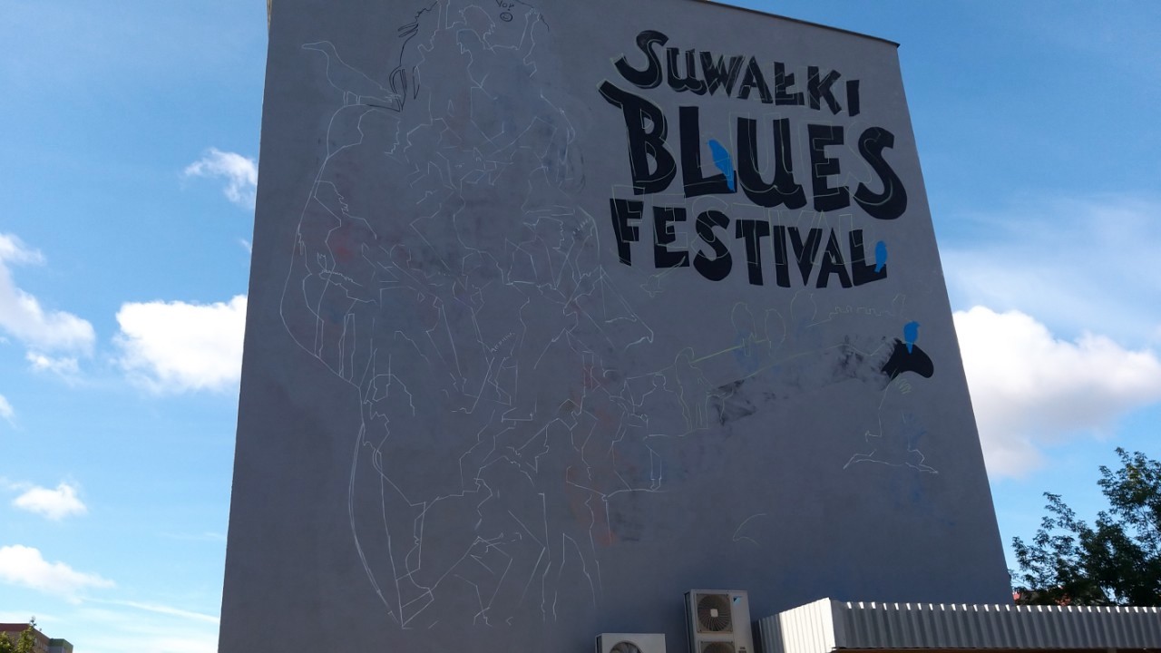 Znamy przyczynę zamalowania bluesowego muralu w Suwałkach