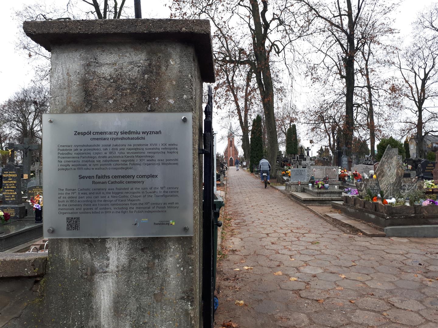 Zabytki cmentarza przy ulicy Bakałarzewskiej w Suwałkach