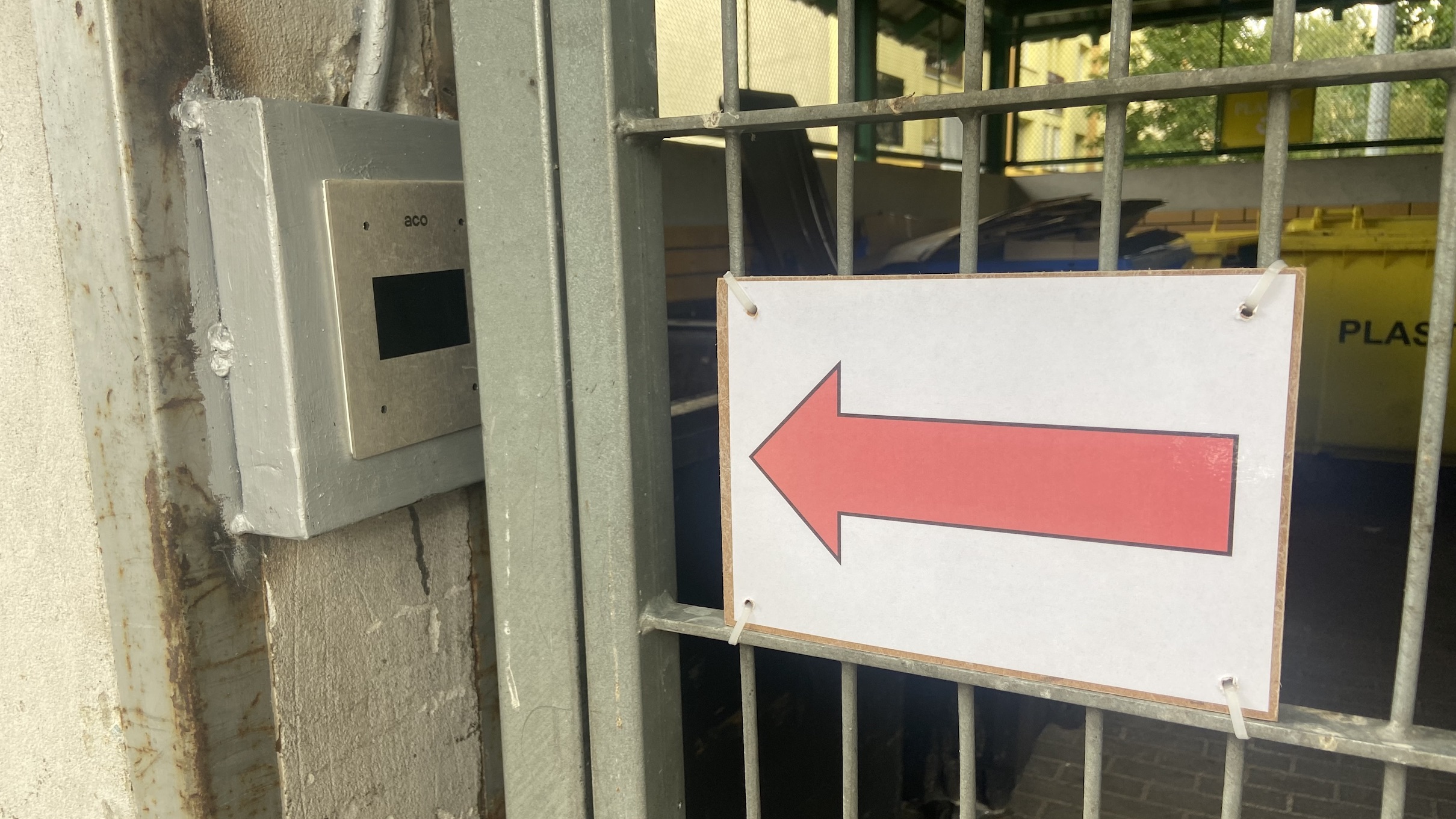 Śmietniki na osiedlu Centrum są otwierane chipem