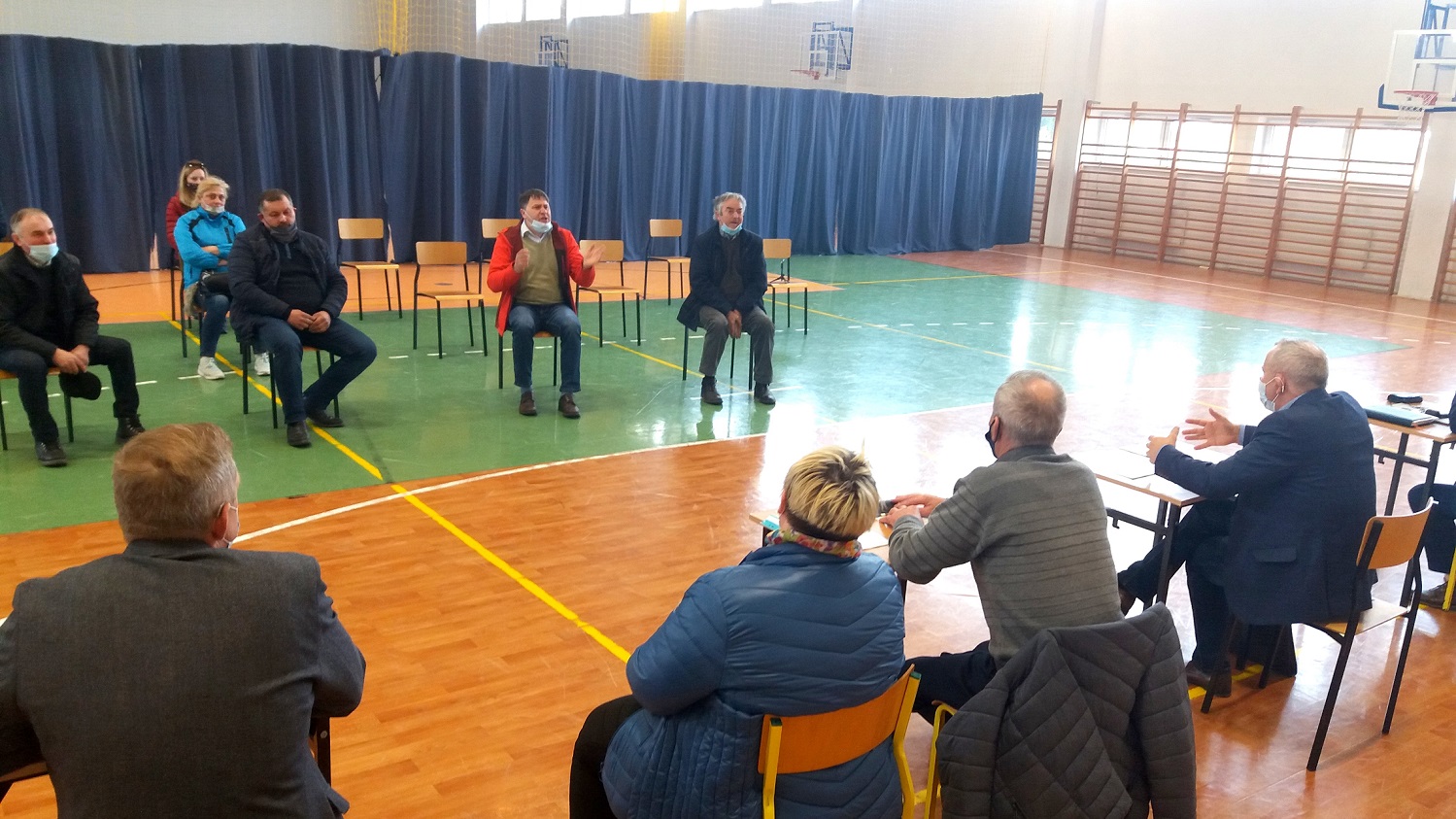 Nie tylko 1,5 mln zł z podatku z gazociąg Polska-Litwa, ale i zmian w konstytucji domagają się rolnicy z gminy Raczki