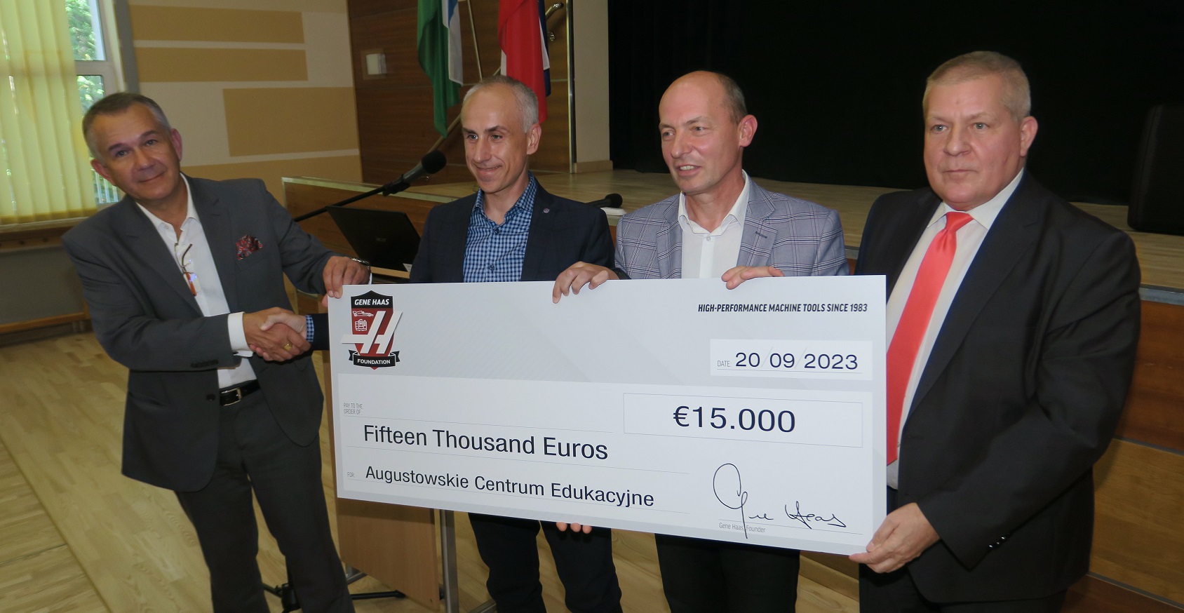 Augustowskie Centrum Edukacyjne otrzymało 15 tysięcy euro na nagrody i kursy