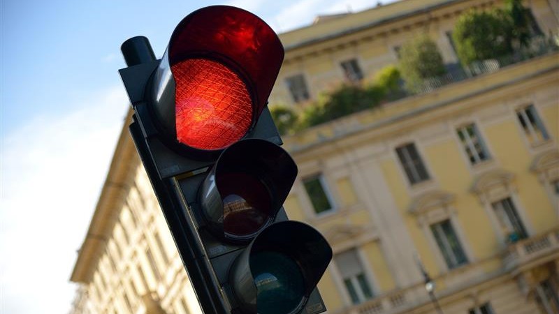 Niemal pół miliona złotych kosztować będzie Suwałki naprawa uszkodzonych świateł kierujących ruchem