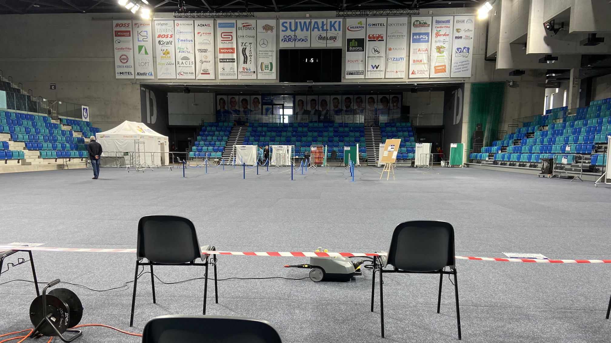 Punkty szczepień powszechnych w Suwałkach świecą pustkami